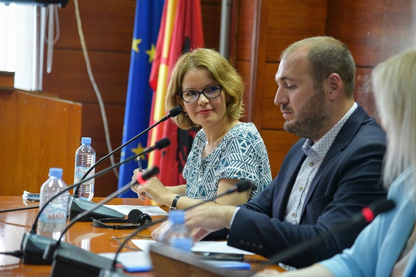 Деветта јавна дискусија за ,,Стратегијата за едно општество и интеркултурализам” во Гостивар