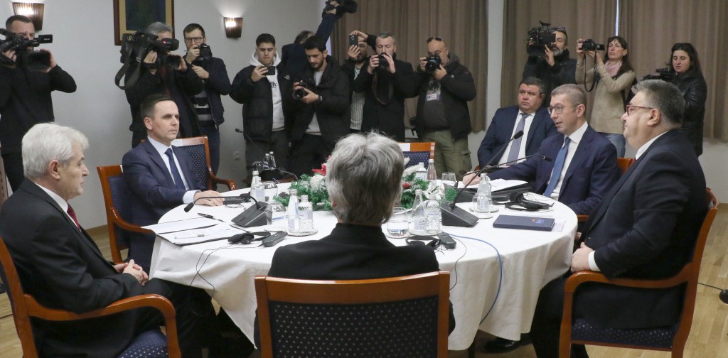 Лидерска средба: Мицкоски, ВЛЕН и ЗНАМ презентираа мислења