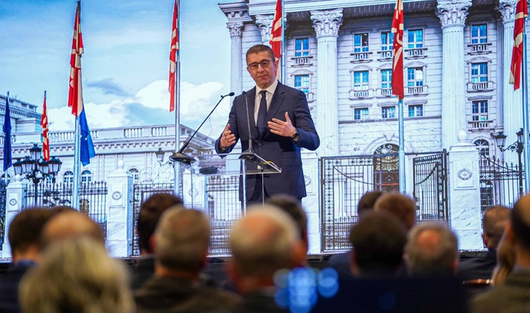 Делегација предводена од Мицкоски во посета на Будимпешта