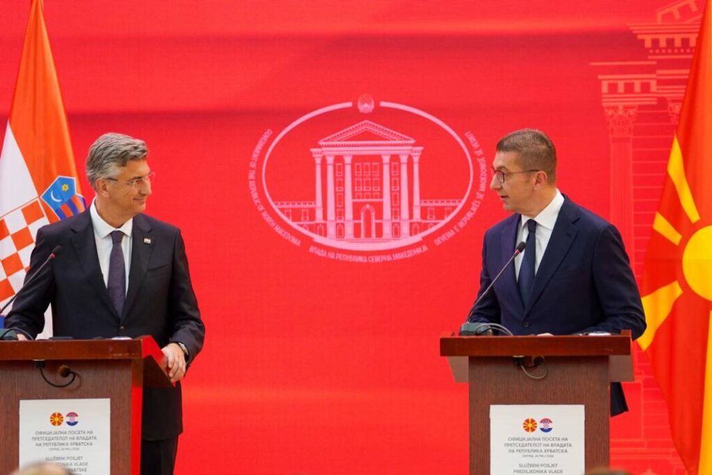 Патот кон ЕУ меѓу клучните теми на прес-конференцијата Пленковиќ-Мицкоски